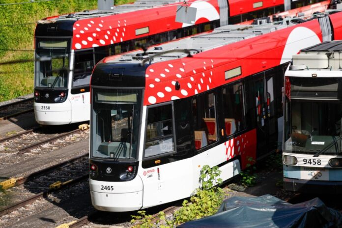 Bonn zieht 60 Stadtbahnen aus dem Verkehr In Bonn müssen kurzfristig 60 Stadtbahnen aus dem Verkehr gezogen werden.