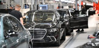 Sparkurs bei Mercedes – Gewerkschaft ruft zu Protest auf IG Metall ruft zu Protest bei Sparkurs bei Mercedes-Benz auf. (Archivbild)