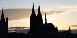 Zwölf Euro: Start des Eintrittspreises am Kölner Dom Der Eintritt zum Dom ist nicht mehr gratis. (Archivbild)
