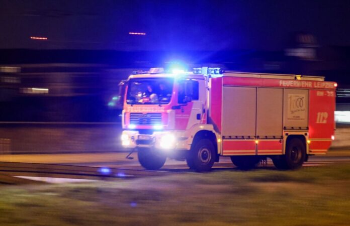 Feuerwehreinsatz Feuer im Fleischcenter: Mehr als 500.000 Euro Schaden, verbrannte Ware und ein Großeinsatz. (Symbolbild)