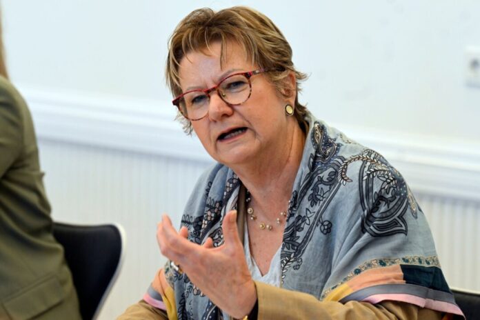 Bericht der Antisemitismusbeauftragten in Nordrhein-Westfalen Die Solidarität mit Juden in Deutschland nehme ab, beklagt Löhrmann.