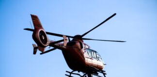 Zwei Schwerverletzte bei Unfall auf der A52 Bei einem Unfall auf der A52 sind zwei Menschen schwer verletzt worden. (Symbolbild)