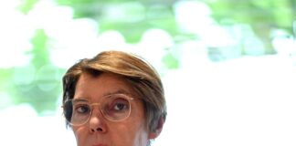 Böttinger: Spahn war als Fraktionschef «nicht mehr tragbar» Moderatorin Bettina Böttinger kritisiert einen «homophoben Unterton» in der Debatte über Jens Spahn.