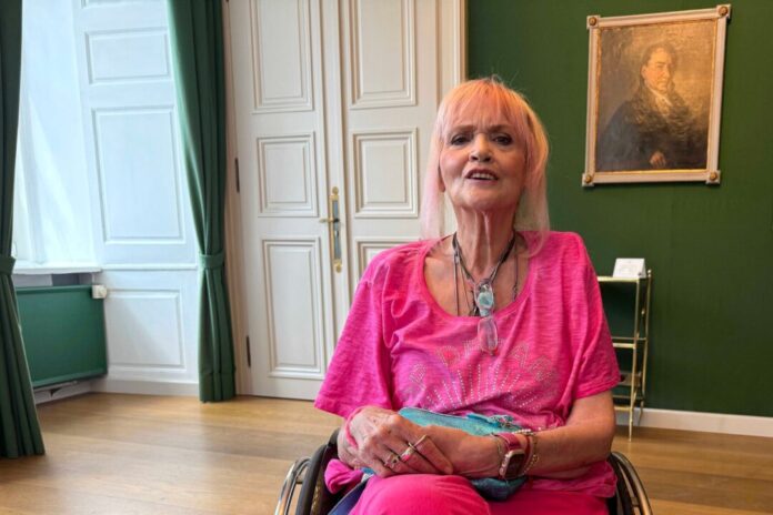 Gaby Köster Köster kann sich nach eigenen Angaben nicht selbst etwas zu essen kochen und wiegt nur noch 58 Kilo.