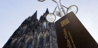 Zwölf Euro: Erstmals Eintritt am Kölner Dom kassiert Die Tickets für den Dom können auch online erworben werden.