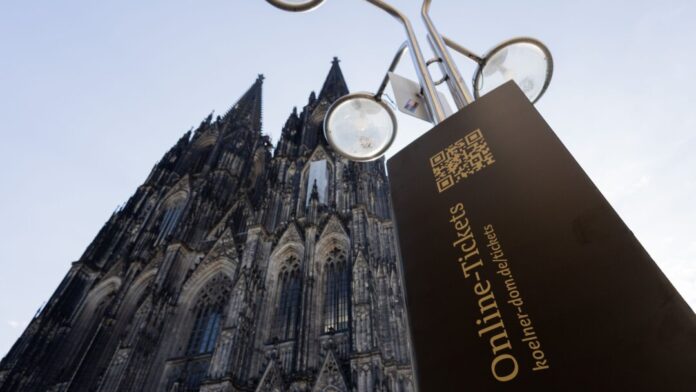 Zwölf Euro Eintritt für Kölner Dom Die Tickets für den Dom können auch online erworben werden.