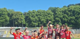 Mini-WM: Wuppertals Fußball-Weltmeister kommen aus Ronsdorf Die Grundschule Peterstraße wurde als Team Katar am Ende Dritter. Foto: WSW