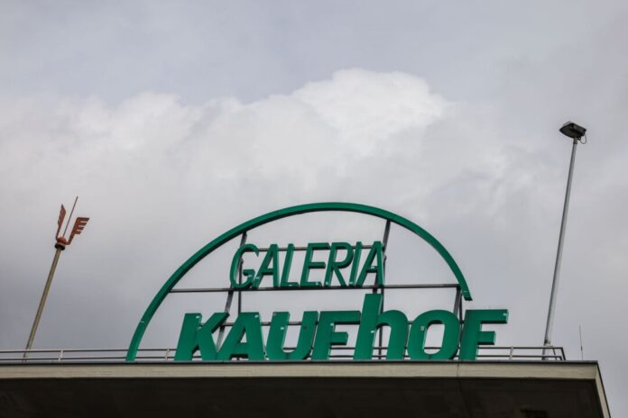 Galeria Karstadt Kaufhof in Köln Auch drei Galeria-Filialen in Köln befinden sich auf der Liste.