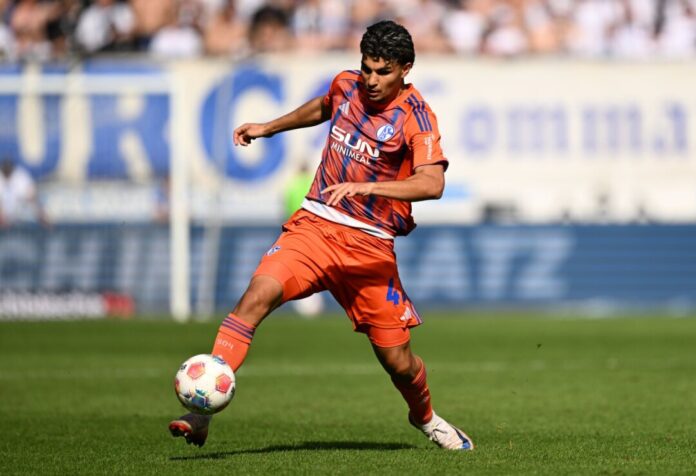 Mertcan Ayhan Hat seinen Vertrag beim FC Schalke 04 langfristig verlängert: Mertcan Ayhan. (Archivbild)