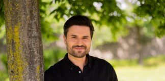 Miloš Vuković peilt 30 Jahre «Unter uns» an Schauspieler Miloš Vuković hat sein Glück gefunden.