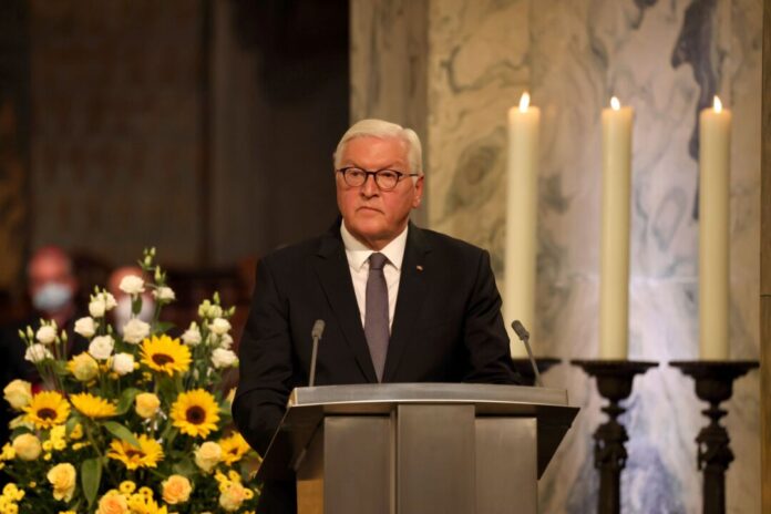 Gottesdienst und Gedenkzeremonie für Opfer der Flutkatastrophe Steinmeier bei einer Gedenkzeremonie für die Opfer der Flutkatastrophe einen Monat nach der Flut. (Archivbild)