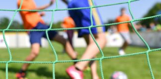 Hilfen für finanzschwache Kinder: NRW bundesweit mit vorne Nur jeder fünfte ganz junge Mensch in NRW, dem finanzielle Hilfen für die Mitgliedschaft in einem Sportverein zustehen, ruft das Geld auch ab. (Archivbild)