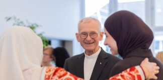 Kölner Priester Meurer mit Mevlüde-Genç-Medaille geehrt Pfarrer Franz Meurer setzt sich seit Jahrzehnten für den Zusammenhalt der Gesellschaft ein.