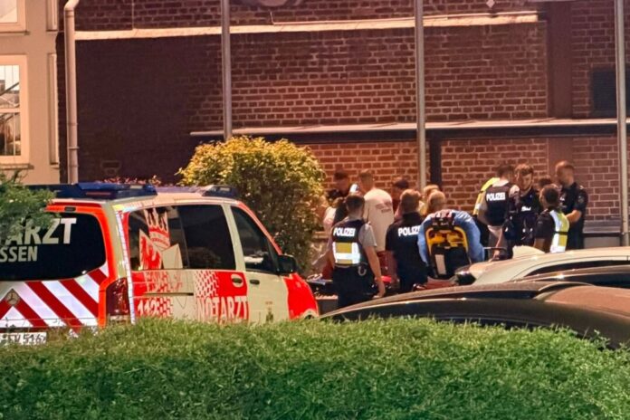 Nach Streitnacht in Essen: Weiterer Mann in U-Haft Nach einem blutigen Streit am Rande einer Party ermittelt die Polizei. (Archivbild)