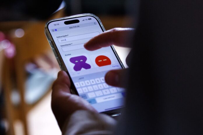 App als Präventionsangebot gegen Onlinesucht bei Jugendlichen Zum Internet-Nutzungsverhalten sind in einer neuen Studie 900 Erwachsene befragt und begleitet worden. (Archivfoto)