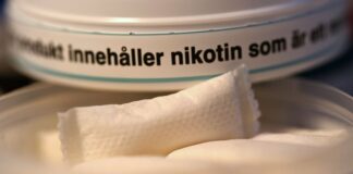 Wie NRW illegalen Handel mit Nikotinbeuteln eindämmen will In deutschen Geschäften dürfen tabakfreie Nikotinbeutel nicht legal gekauft werden - gehandelt werden sie trotzdem. (Archivbild)