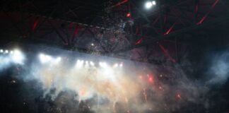 Pyrotechnik im Stadion: 125.500 Euro Strafe für Arminia Für das Abbrennen von Pyro durch Fans muss Bielefeld nun ordentlich zahlen. (Archivbild)