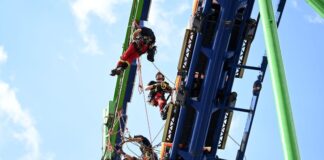 Höhenretter proben Notfall 35 Meter über dem Boden Einmal im Jahr nutzen die Höhenretter die Möglichkeit, auf der Rheinkirmes zu trainieren.