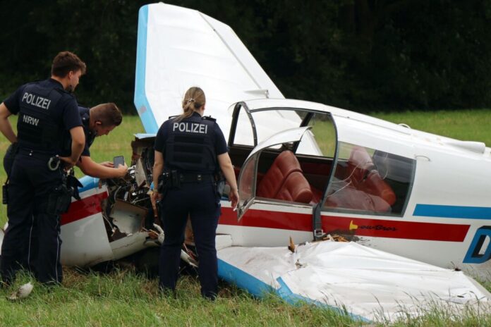 Notlandung von Kleinflugzeug in Grefrath Ursache war möglicherweise ein Motorschaden.