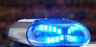 Fahrer flüchtet mit Baby im Auto vor der Polizei Verfolgungsfahrt durch Hamm - mit Baby auf dem Rücksitz. (Symbolbild)