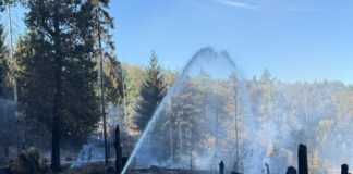Waldbrände in NRW: Einsatzkräfte aus dem Kreis Mettmann helfen Am Morgen wurden die Löscharbeiten fortgeführt. Foto: Feuerwehren im Kreis Soest