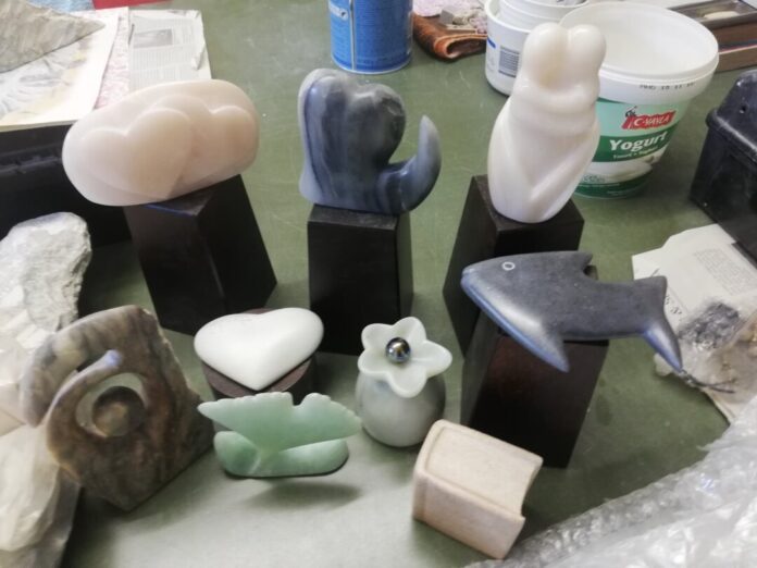 2026-08-04-Speckstein-Werke Im Speckstein-Workshop sind zahlreiche Handschmeichler und Figuren entstanden. Foto: Stadt Ratingen