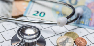 Beitrag für Krankenkasse steigt nun auch ohne Info Die Verbraucherschützer erklären, was gesetzlich Versicherte künftig beachten müssen. Foto: VZ NRW/adpic