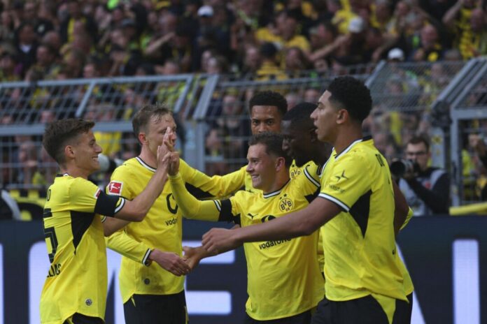 Borussia Dortmund - Hamburger SV Der BVB hatte früh Grund zur Freude.