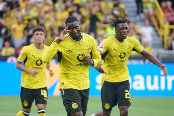 Fußball: Testspiele; Borussia Dortmund - AS Rom Schoss das zweite Dortmunder Tor: Stürmer Serhou Guirassy.