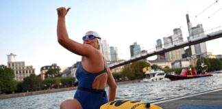 Extremschwimmerin Pohl wird in Köln erwartet Am Freitagnachmittag wird Nathalie Pohl am Ziel ihrer Schwimm-Aktion in Köln erwartet (Archivbild).