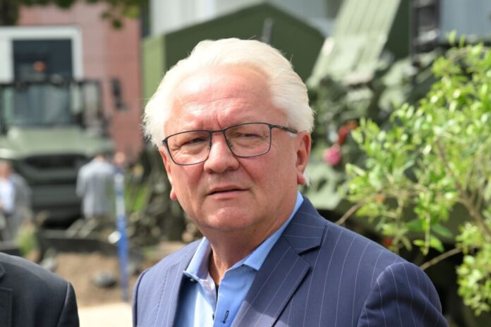 Rheinmetall-Chef Armin Papperger Rheinmetallchef Papperger sieht Deutschland nicht gut genug vor Drohnenangriffen geschützt. (Archivbild)
