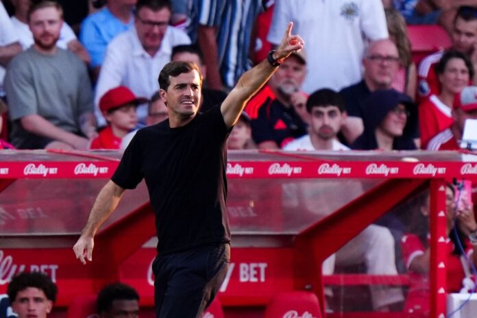 Carles Martínez Steht vor seinem Pflichtspieldebüt bei Bayer Leverkusen: Der neue Trainer Carles Martínez. (Archivbild)