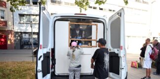 Hitzehilfe für Obdachlose: «Natürlich reicht das Geld nicht» Der Verein Gemeinsam gegen Kälte Duisburg unterstützt obdachlose Menschen in der Duisburger Innenstadt bei der Hitze.