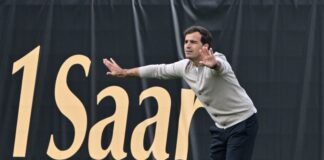 «Augen aufmachen»: Bayer und das verpatzte Martínez-Debüt Missglücktes Bundesliga-Debüt: Bayer-Trainer Carles Martínez.