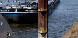 Weitere Rhein-Pegel sinken auf neues Rekordtief Der Pegelstand in Duisburg-Ruhrort ist auf ein neues Rekordtief gesunken.