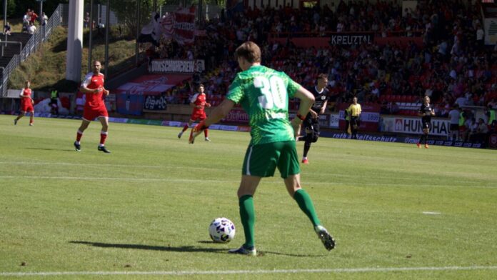 Mit einer starken Defensivleistung hat der VfB Hilden sich einen Punkt gegen Siegen gesichert. Foto: VfB Hilden Mit einer starken Defensivleistung hat der VfB Hilden sich einen Punkt gegen Siegen gesichert. Foto: VfB Hilden