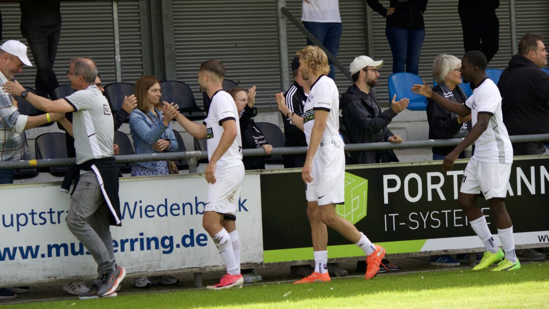 Die Anhänger des VfB Hilden unterstützen ihr Team auch auswärts. Foto: VfB Hilden