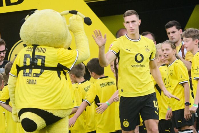 Nico Schlotterbeck Nico Schlotterbeck fehlt dem BVB seit der Fußball-WM verletzungsbedingt. (Archivbild)