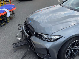 Schwerverletzter bei Zusammenstoß in Velbert Am Freitag kam es auf der Nevigeser Straße zu einem schweren Verkehrsunfall. Foto: Polizei