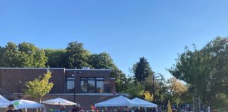 Anwohnerfest in Erkrath-Hochdahl: „Kontakte machen eine lebendige Nachbarschaft aus“ An der Hüttenstraße kommen die Nachbarn alle zwei Jahre für ein Fest zusammen. Foto: privat