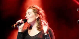 Eintritt frei: Der Jazz kehrt zurück zum Nevigeser Schloss Die Sängerin Elena Fuchs studiert an der an der Folkwang Universität der Künste und tritt am 16. August in Neviges auf. Foto: Andreas Horn