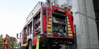 Ermittlungen nach Papiercontainer-Bränden in Monheim Die Feuerwehr löschte einen Brand in Monheim am Rhein. Symbolfoto: Polizei
