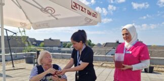 Für die Pflege: Aus Marokko nach Mettmann Marwa Afifi und Farah Bozian haben den beruflichen Schritt geschafft. Foto: Carpe diem