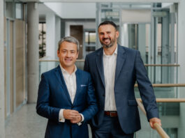 Ein modernes Nahwärmenetz für ein Velberter Wohngebiet Tobias Grau, kaufmännischer Geschäftsführer der Stadtwerke Velbert, mit Saša Vasković, technischer Geschäftsführer der Stadtwerke Velbert. Foto: Stadtwerke Velbert