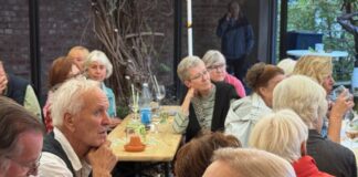 Zwei Tage Weindorf in Velbert-Langenberg Zwei Tage lang findet das Weindorf in Langenberg auf dem Mühlenplatz statt. Foto: Veranstalter