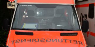 Lkw-Fahrer missachtet rote Ampel – 74-Jähriger schwer verletzt Einsatz für den Rettungsdienst im Stadtgebiet. Foto: Polizei/Symbolbild