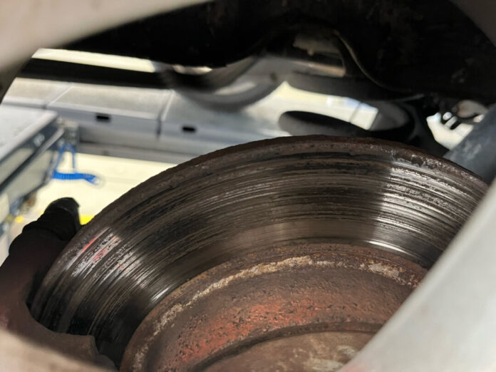 Verrostete Bremsscheibe Ein Blick auf die verrostete Bremsscheibe. Foto: Polizei