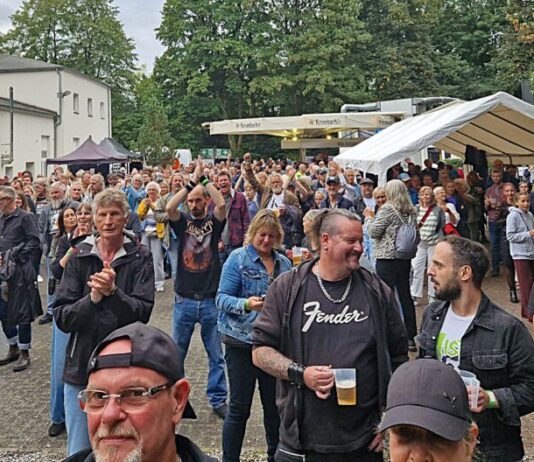 Schon 500 Fans beim Wülfrather Rock-Open-Air