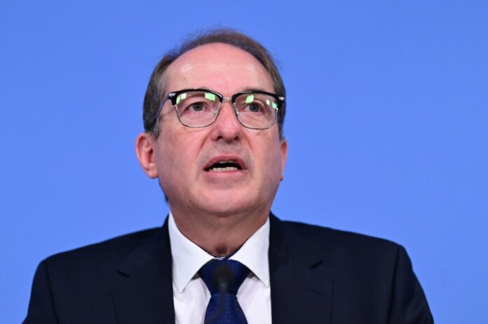 Alexander Dobrindt Bundesinnenminister Dobrindt dankte den Einsatzkräften. (Archivbild)