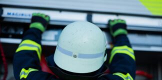Brand an früherer Bochumer Großdisko Tarm Center gelöscht Feuerwehrleute waren mehrere Stunden mit den Löscharbeiten am einstigen Tarm-Center beschäftigt. (Symbolbild)